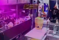 周厨餐厅爆料新闻视频播放,揭秘新闻视频背后的精彩瞬间