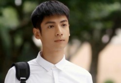 娱乐八卦爆料男星罗云熙,娱乐圈新晋小生罗云熙被曝与神秘美女牵手